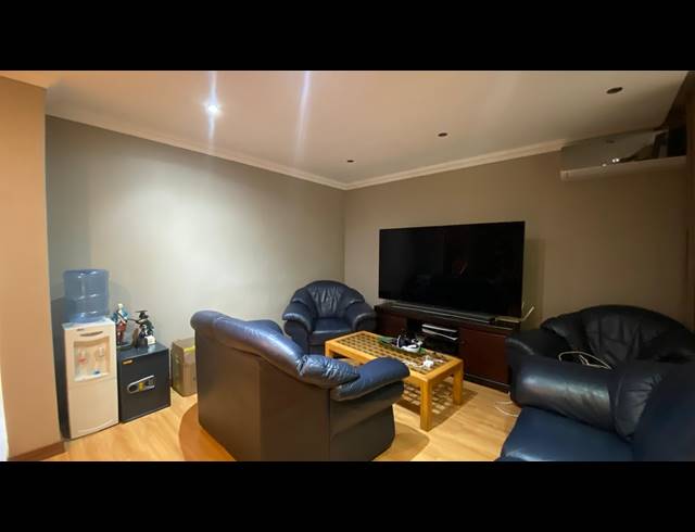 3 BEDROOM FLAT FOR SALE IN MUSGRAVE